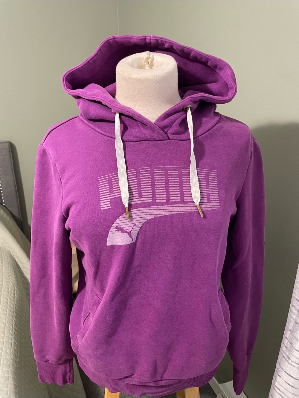 Puma Purple Graphic Logo Hoodie - White Drawstrings - Women's Medium - Picture 2 of 15